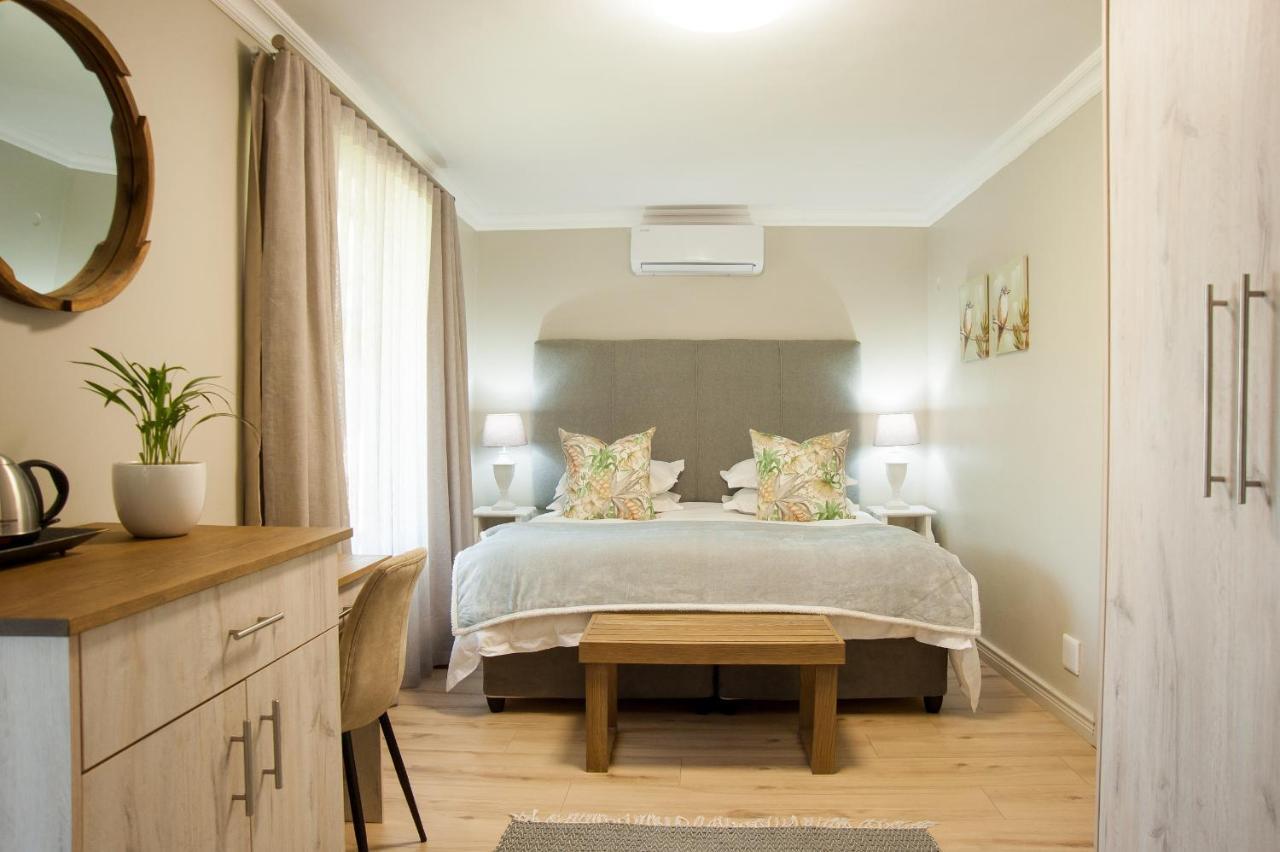 Four Palms Accommodation Дурбанвиль Экстерьер фото